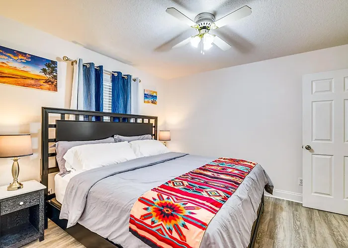 Crystal River Getaway With Hot Tub And Fire Pit!