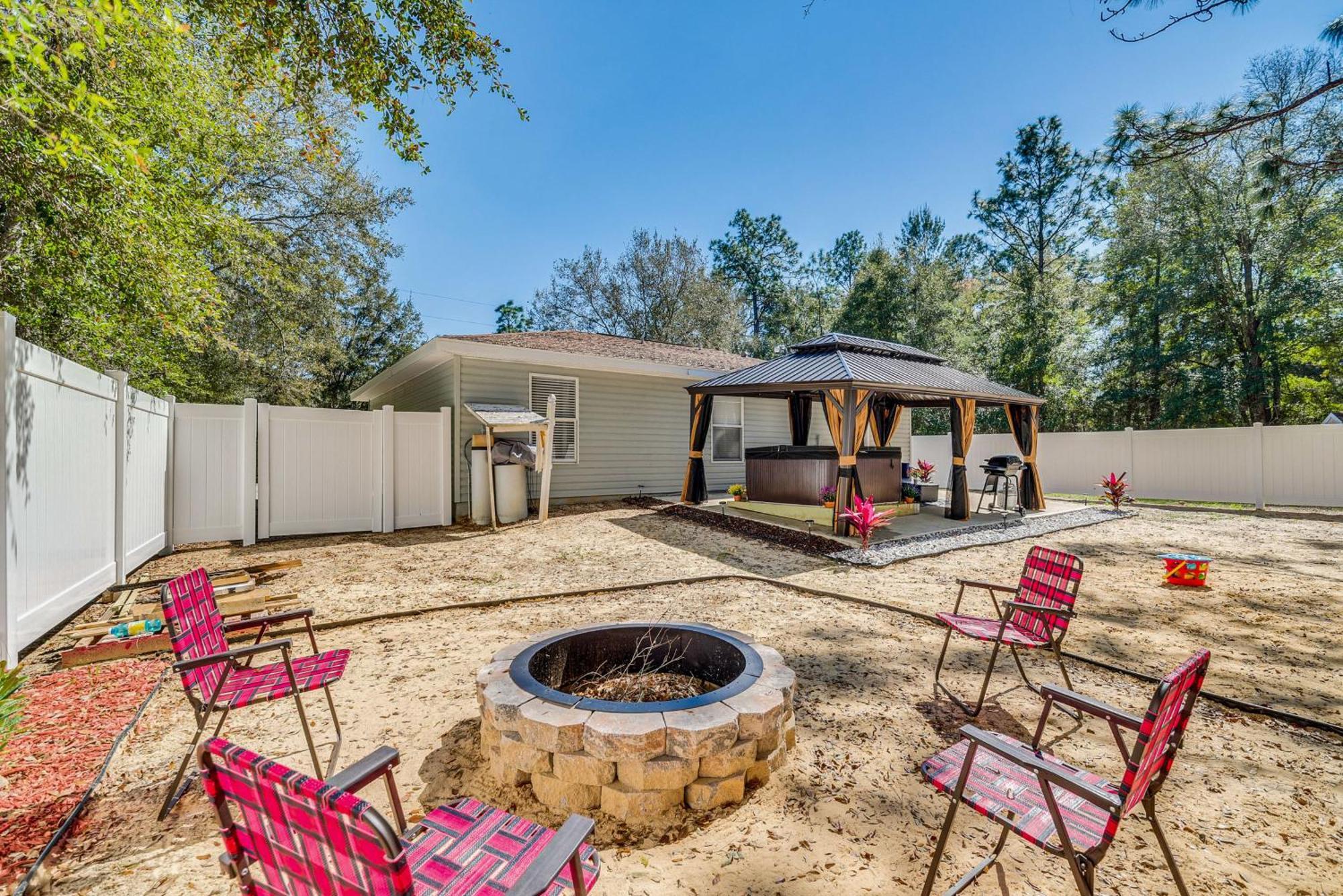 Casa de Férias Getaway With Hot Tub And Fire Pit! Crystal River